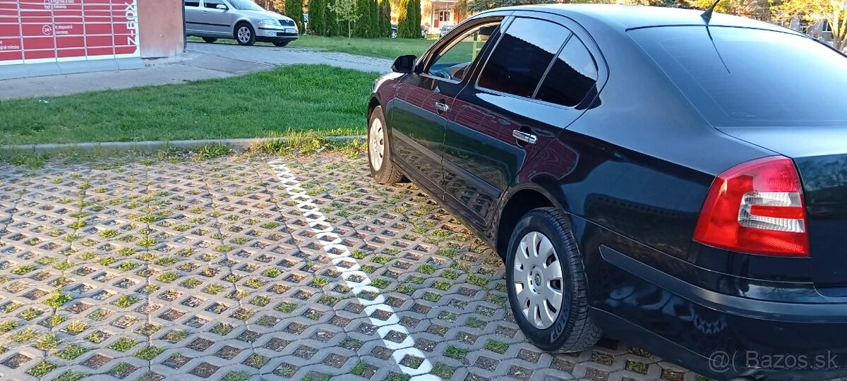 Škoda Octavia 2 1.6 benzín 75kw - 4