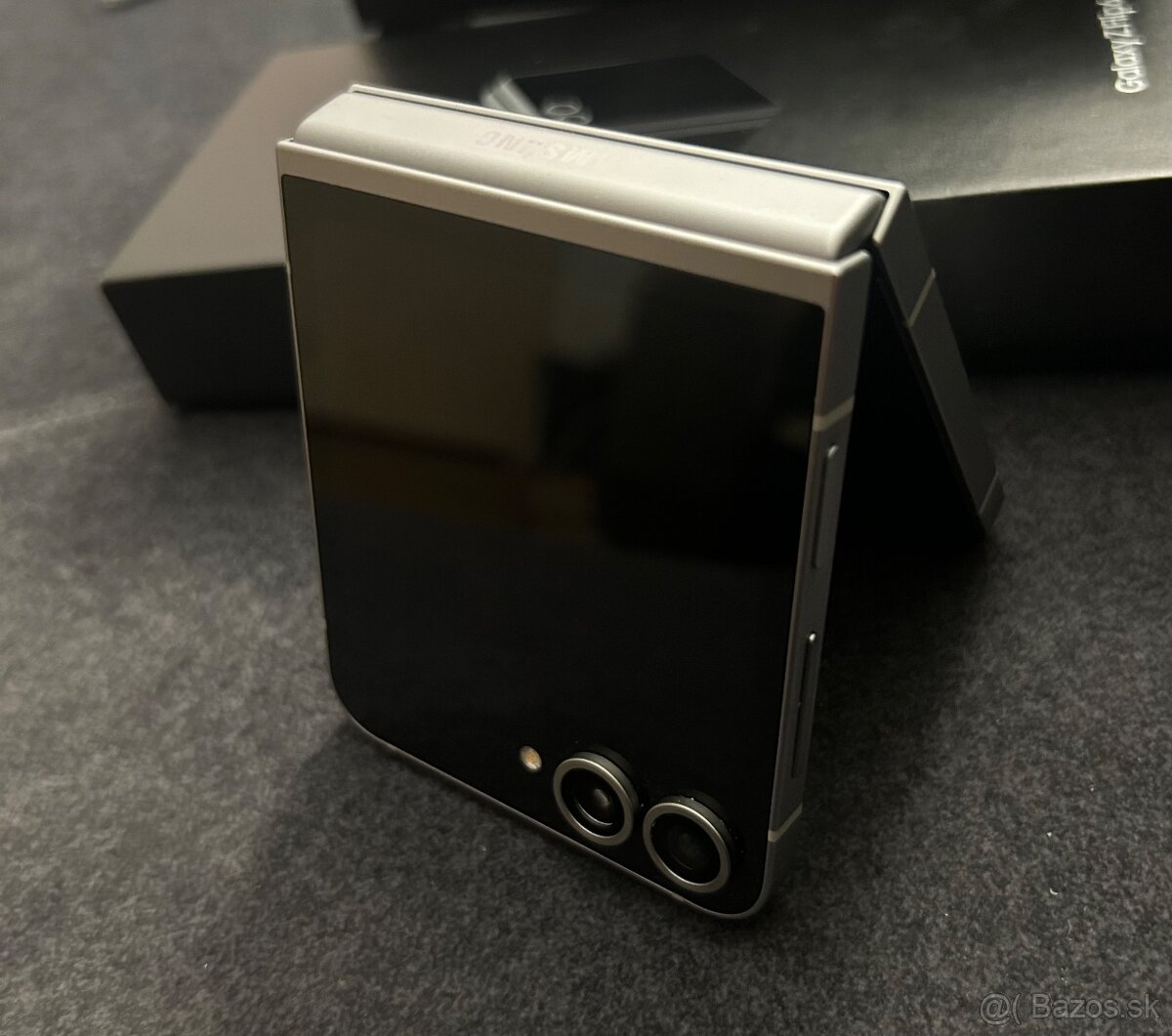 Samsung Galaxy Z Flip 6 256GB - top stav - 4