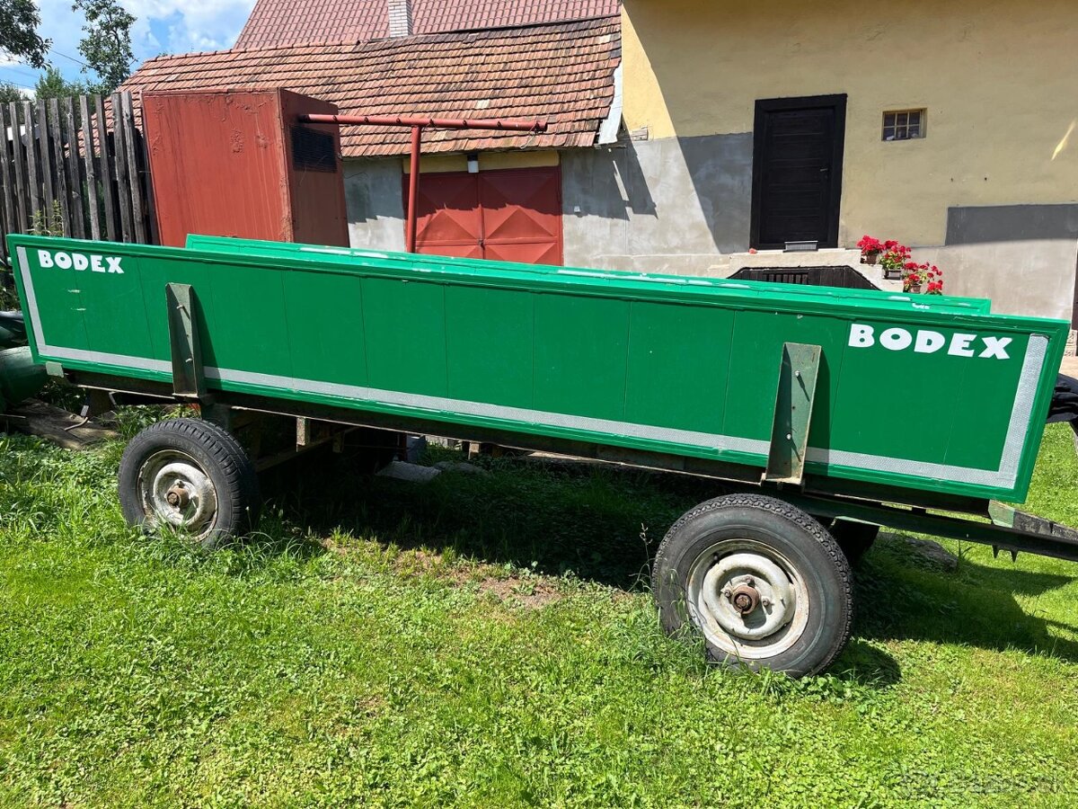 Traktor Zetor 25 - 4