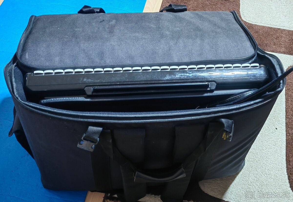 PREDÁM špičkový Roland FR-8X + vlastné sety (Zľava 2300 €) - 4