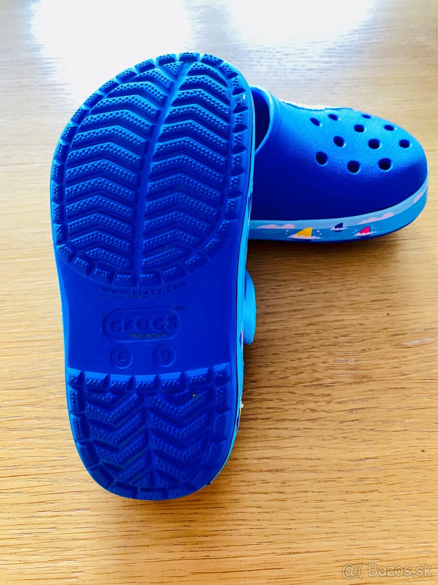 Detské šľapky Crocs Babyshark C9 - 4