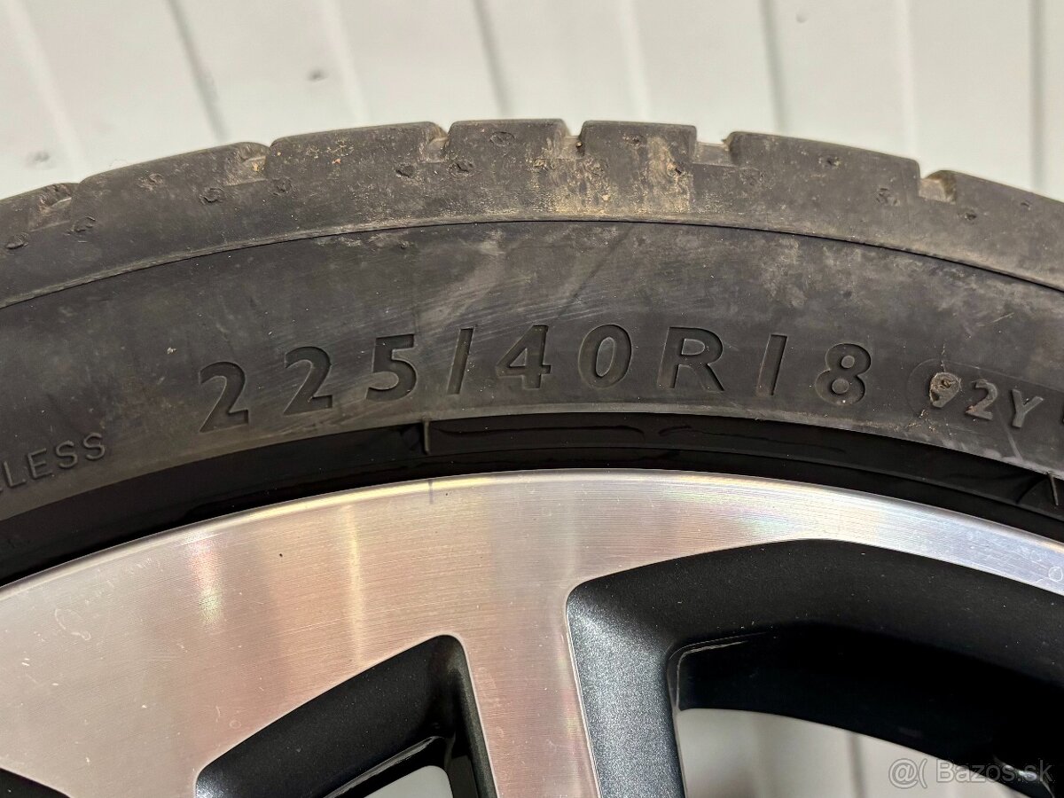 AUDI č. 4-Letna sada 225/40 R18 - 4