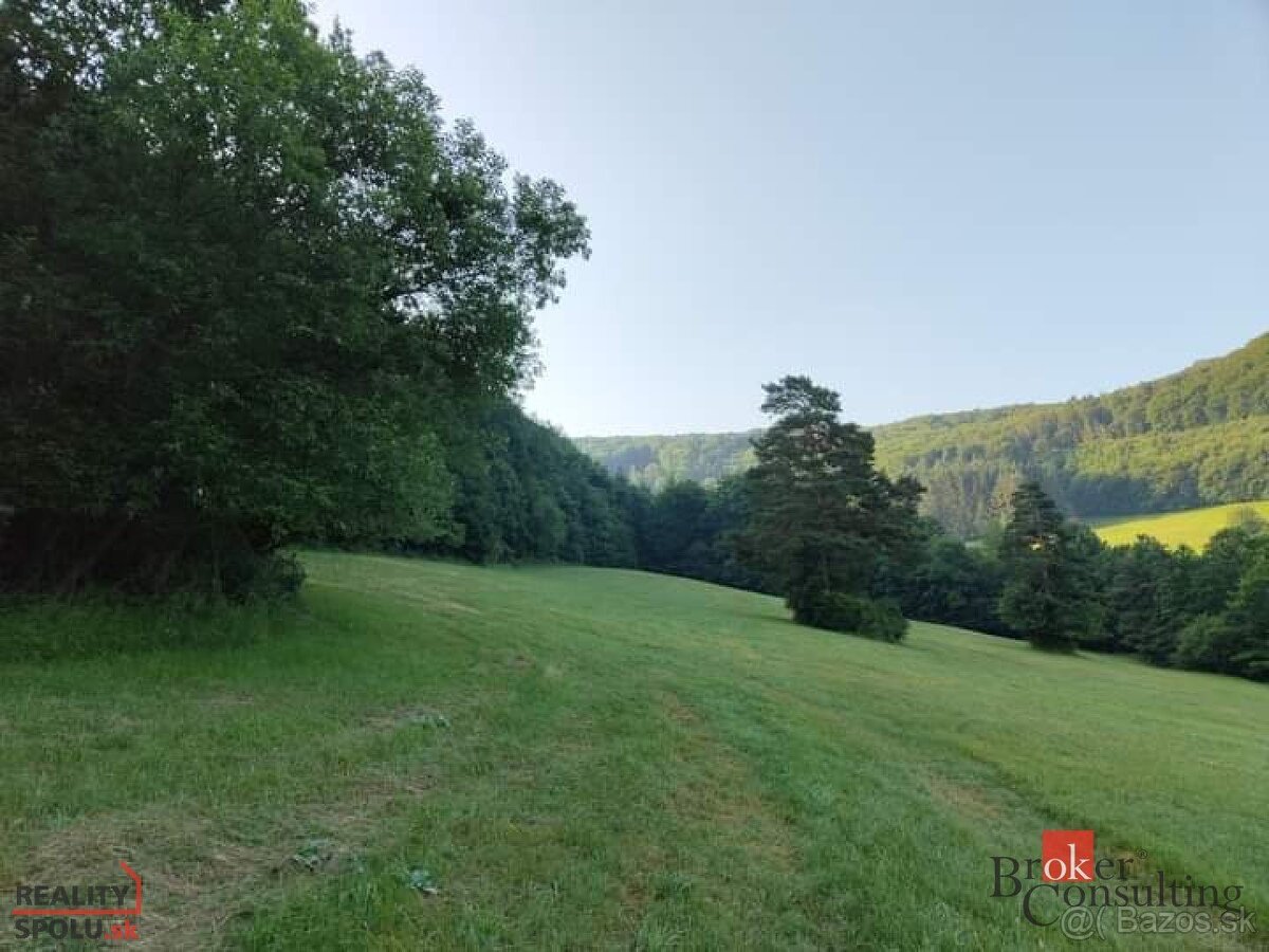 Predám slnečný pozemok pod horou. - 4