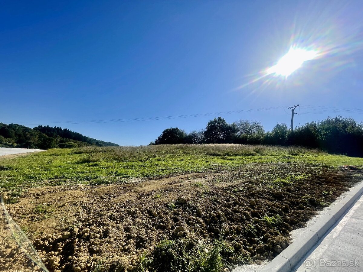 Lukratívny stavebný pozemok s panorámou v obci Sverepec - 4