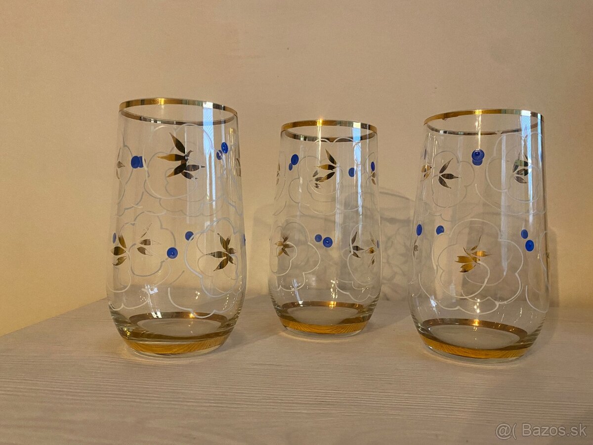 SKLENENÝ KRČAH A POHÁRE - 4