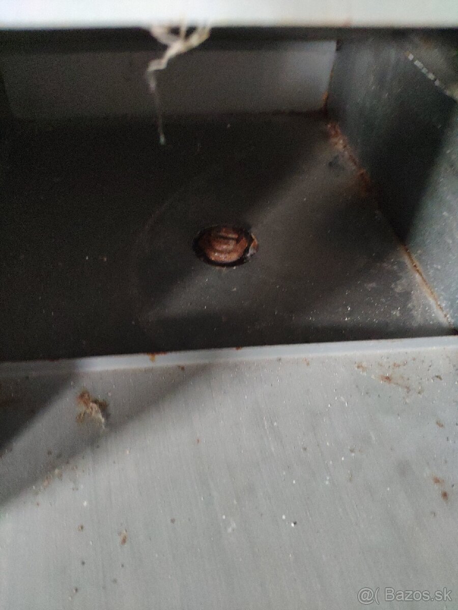 Starý ČSSR dvojkridlovy trezor - 4