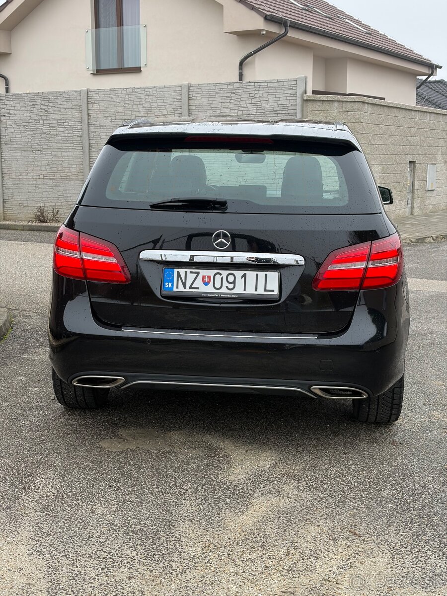 Mercedes - Benz B - 4