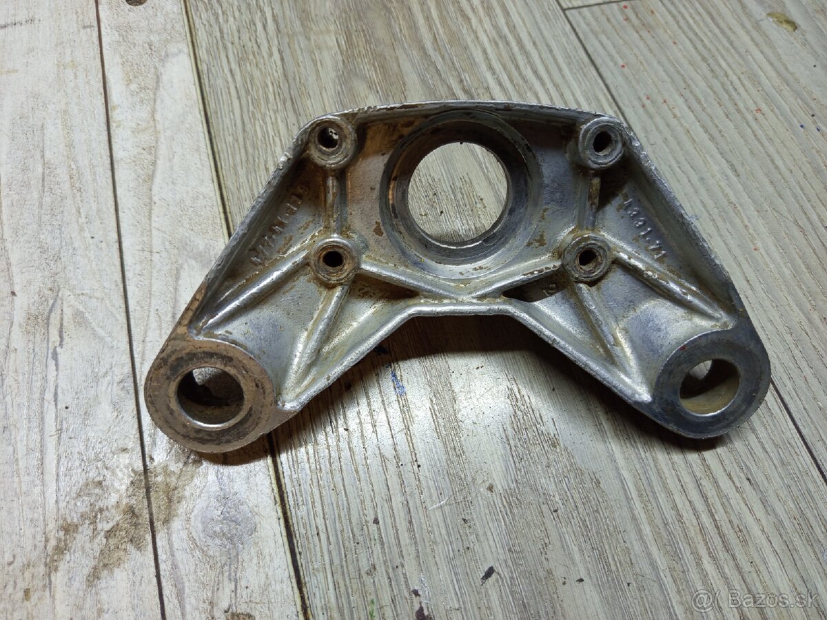 Horný držiak riadenia - 4