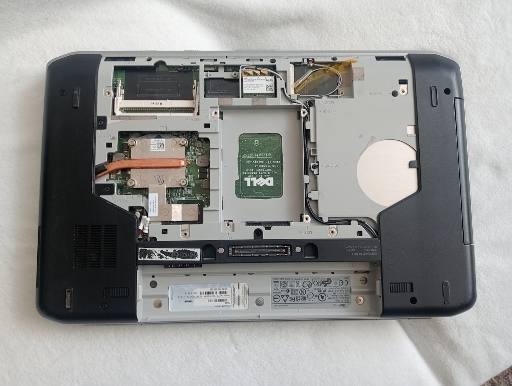 rozpredám funkčný notebook Dell latitude e5520 - 4