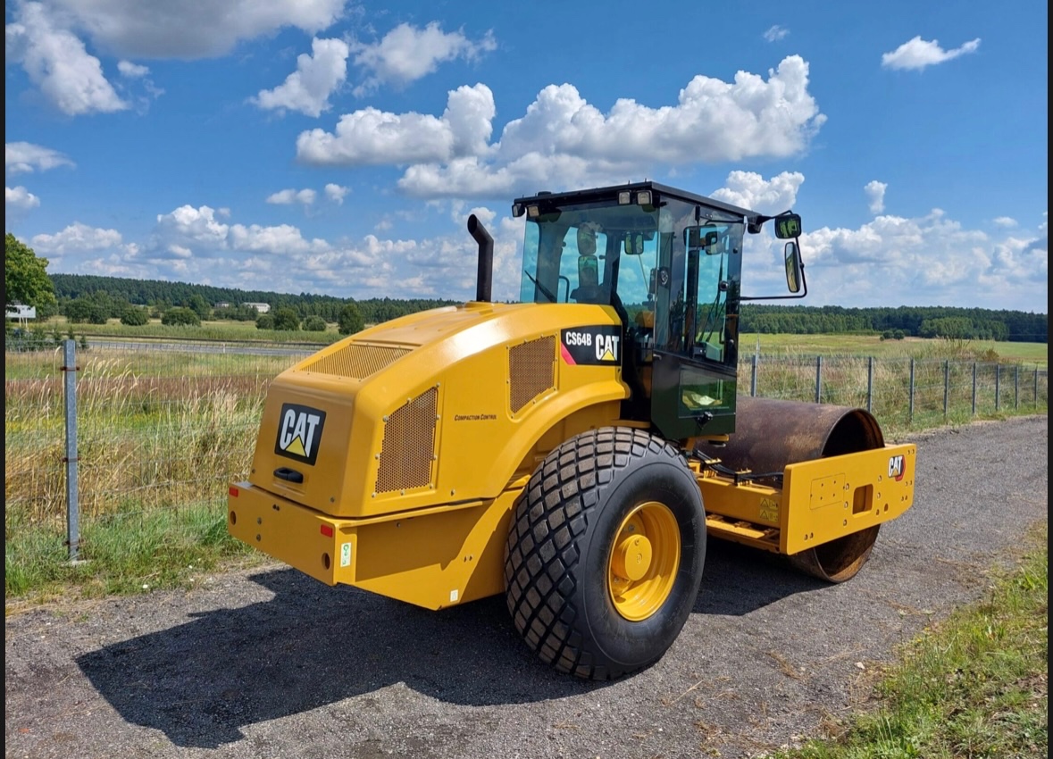 Caterpillar CS64B - 4