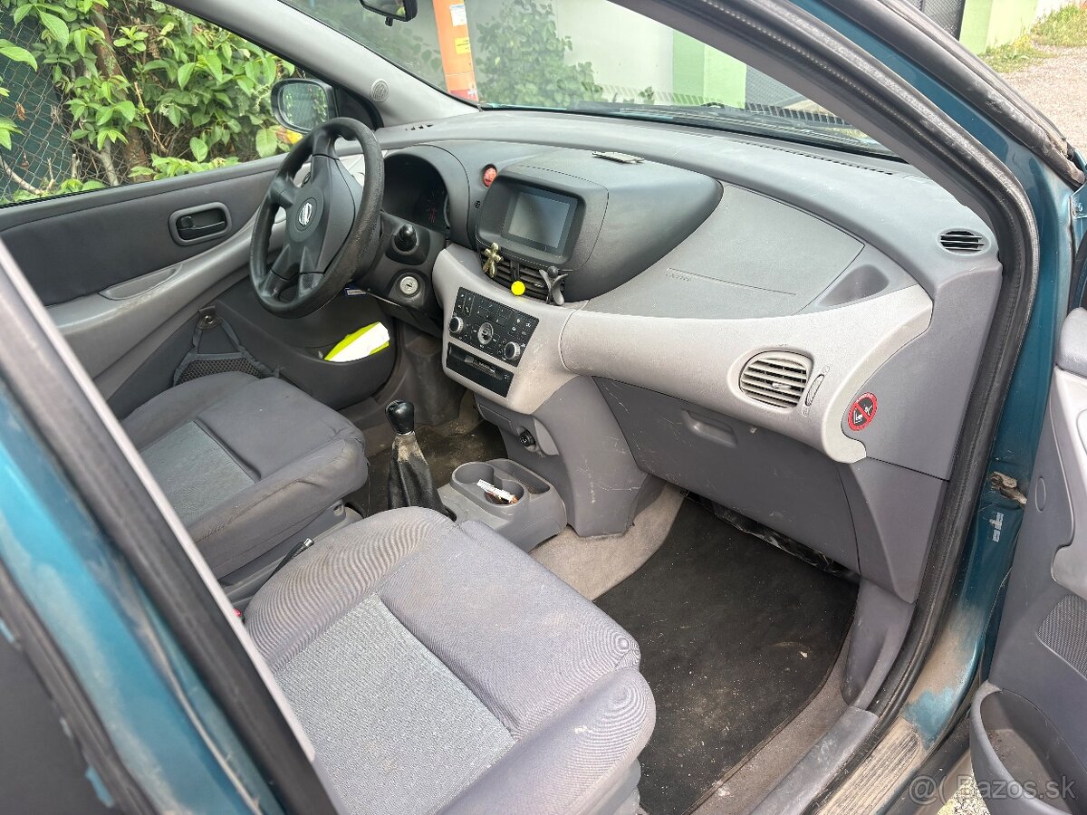 Almera tino 2,2 dci - 4