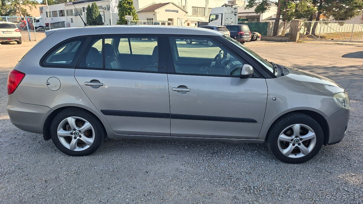 ŠKODA FÁBIA COMBI 1.2 12V - 4