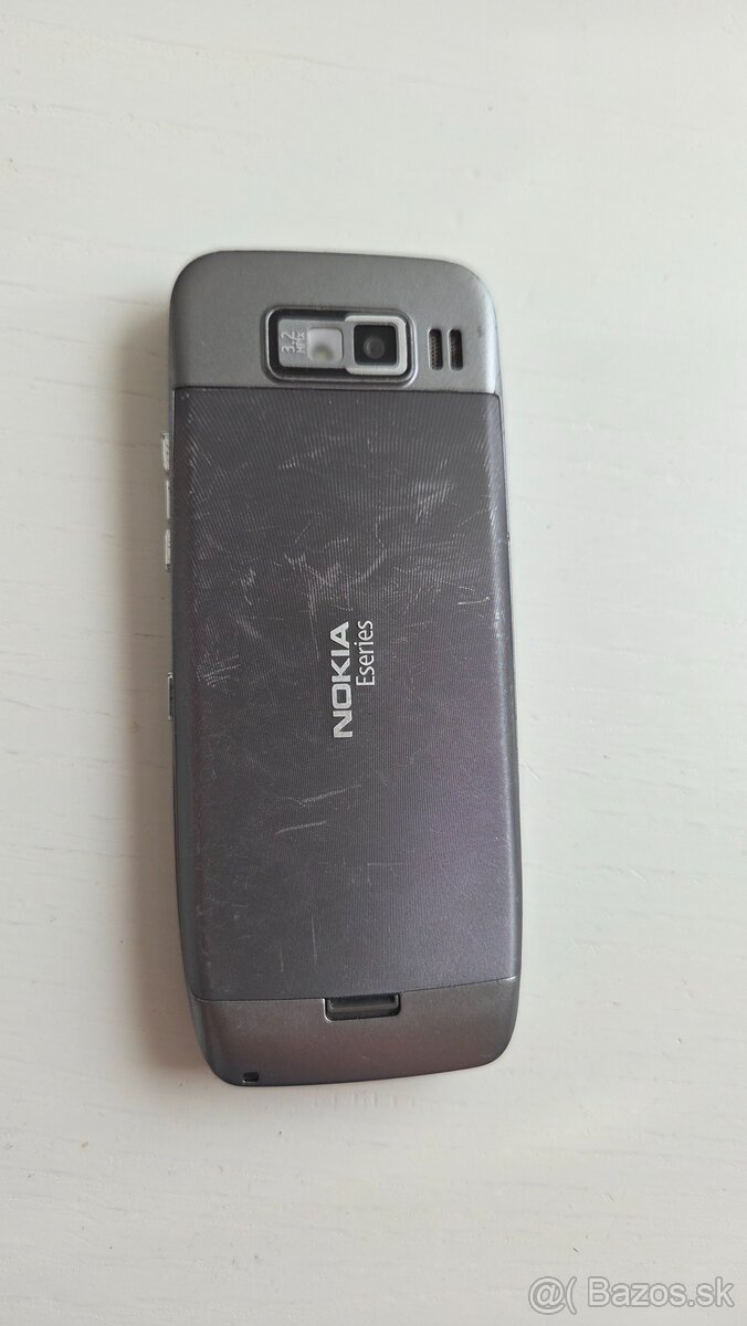 Predam Nokia E52 - 4