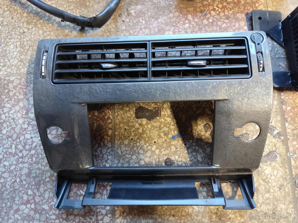 Citroen C4 JBL audio - 4