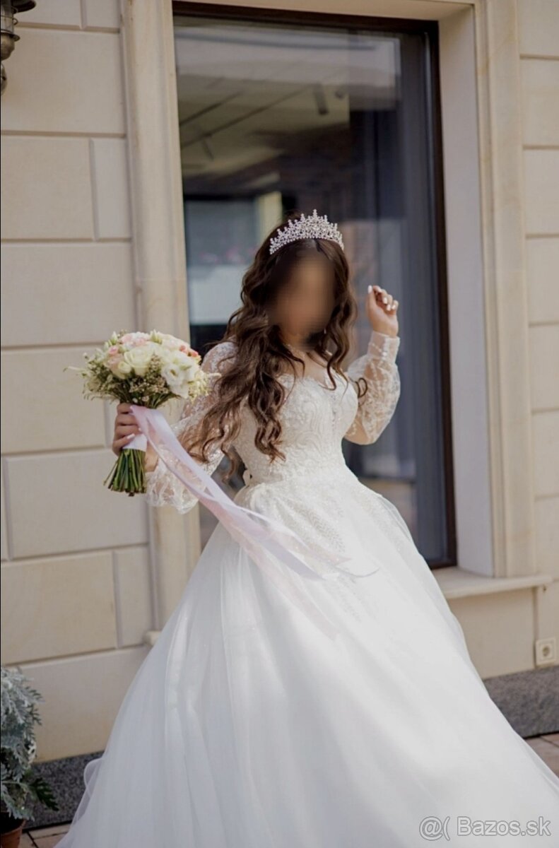 Biele nadýchané svadobné šaty - 4