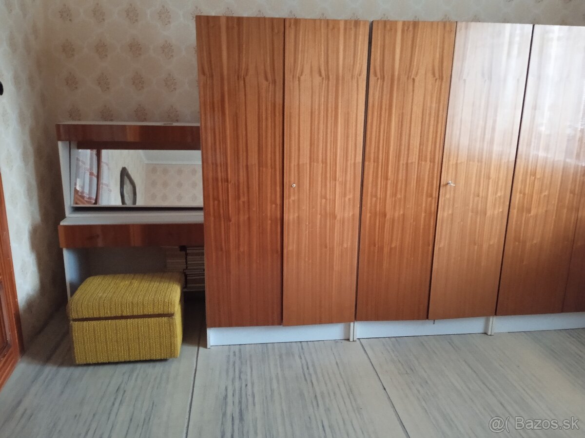 Predám zachovalý nábytok - 4