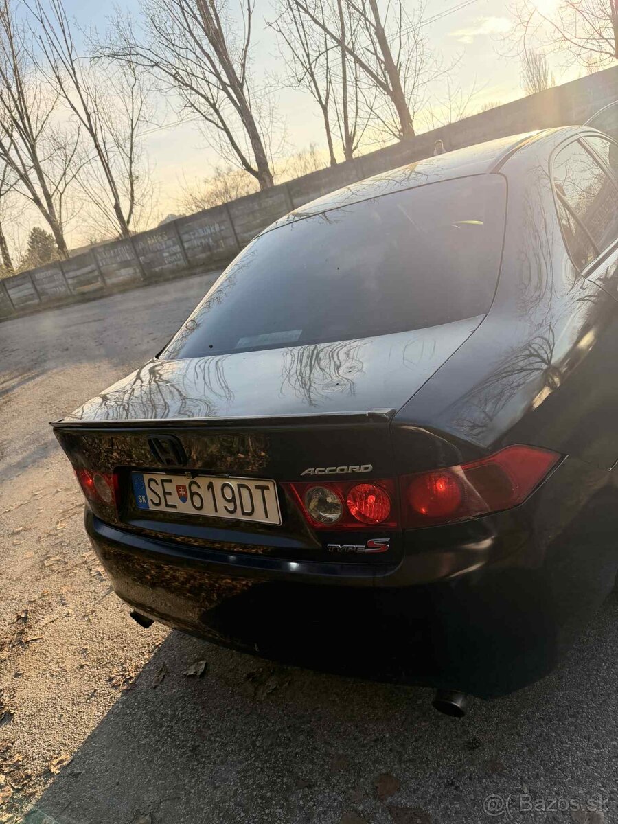 Predám Honda Accord 2.4 i-VTEC (140kW) - 2003 - 4