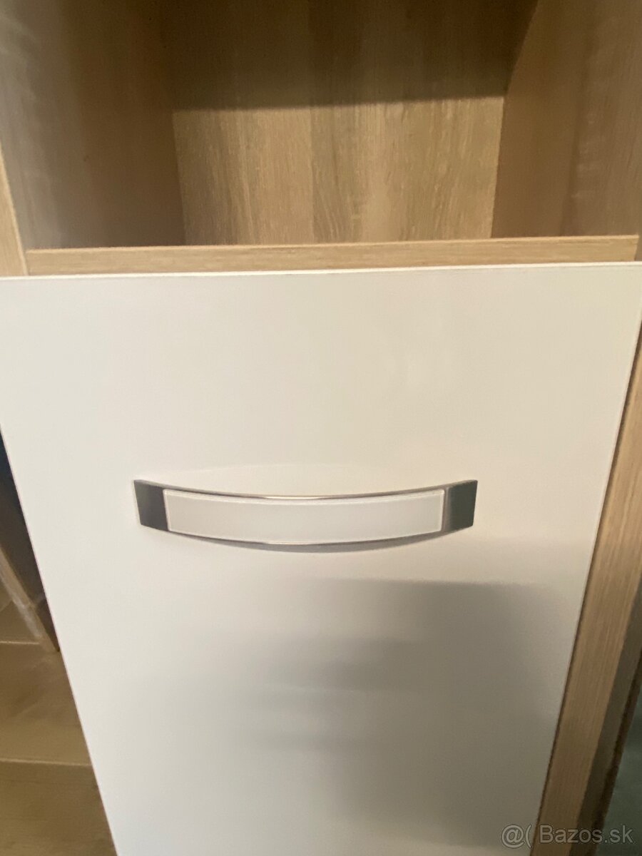 Kúpeľňova skrinka - 4