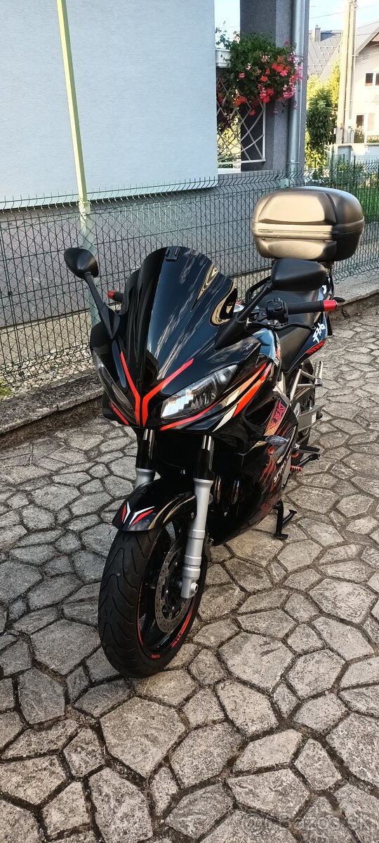 Yamaha FZ6 - 4