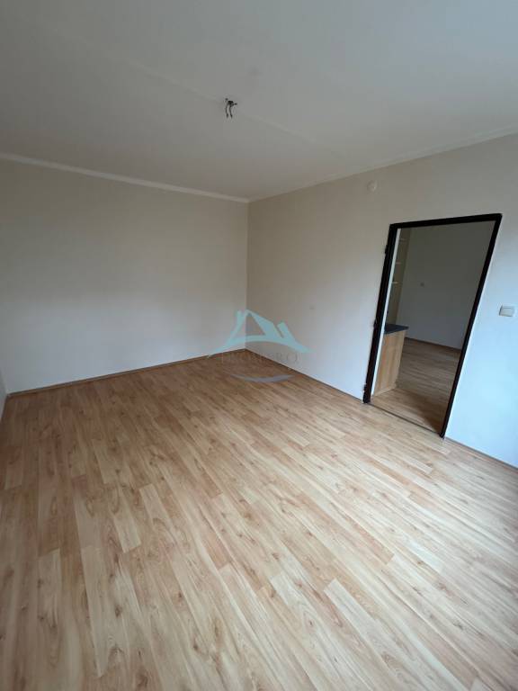 Jedno izbový byt Sahy - 4