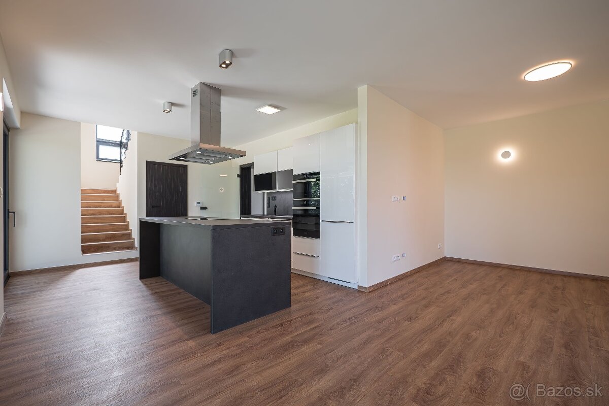 NA PREDAJ 4izb. rekreačný dom priamo pri golfovom areály - 4