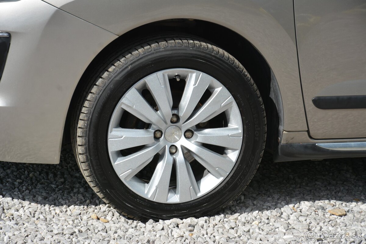 Peugeot 3008 1.60 Hdi, SR pôvod 1 majiteľ - 4