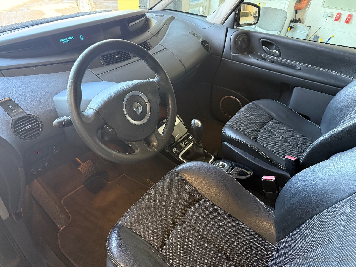 RENAULT ESPACE 2.0 dCi 127kw 7MÍST AUTOMAT - 4