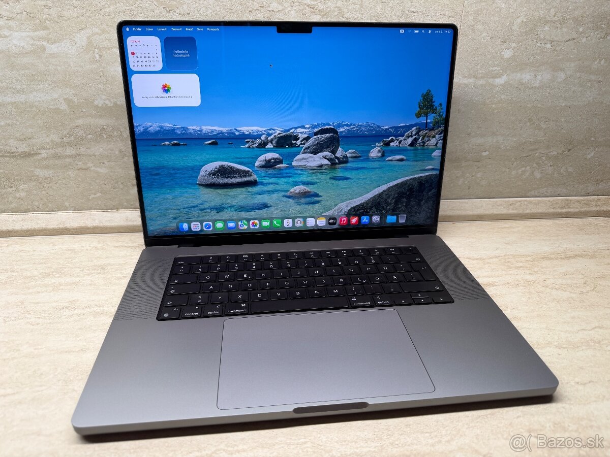 Apple MacBook Pro 16" / M1 Pro / 16GB / 512GB - 4
