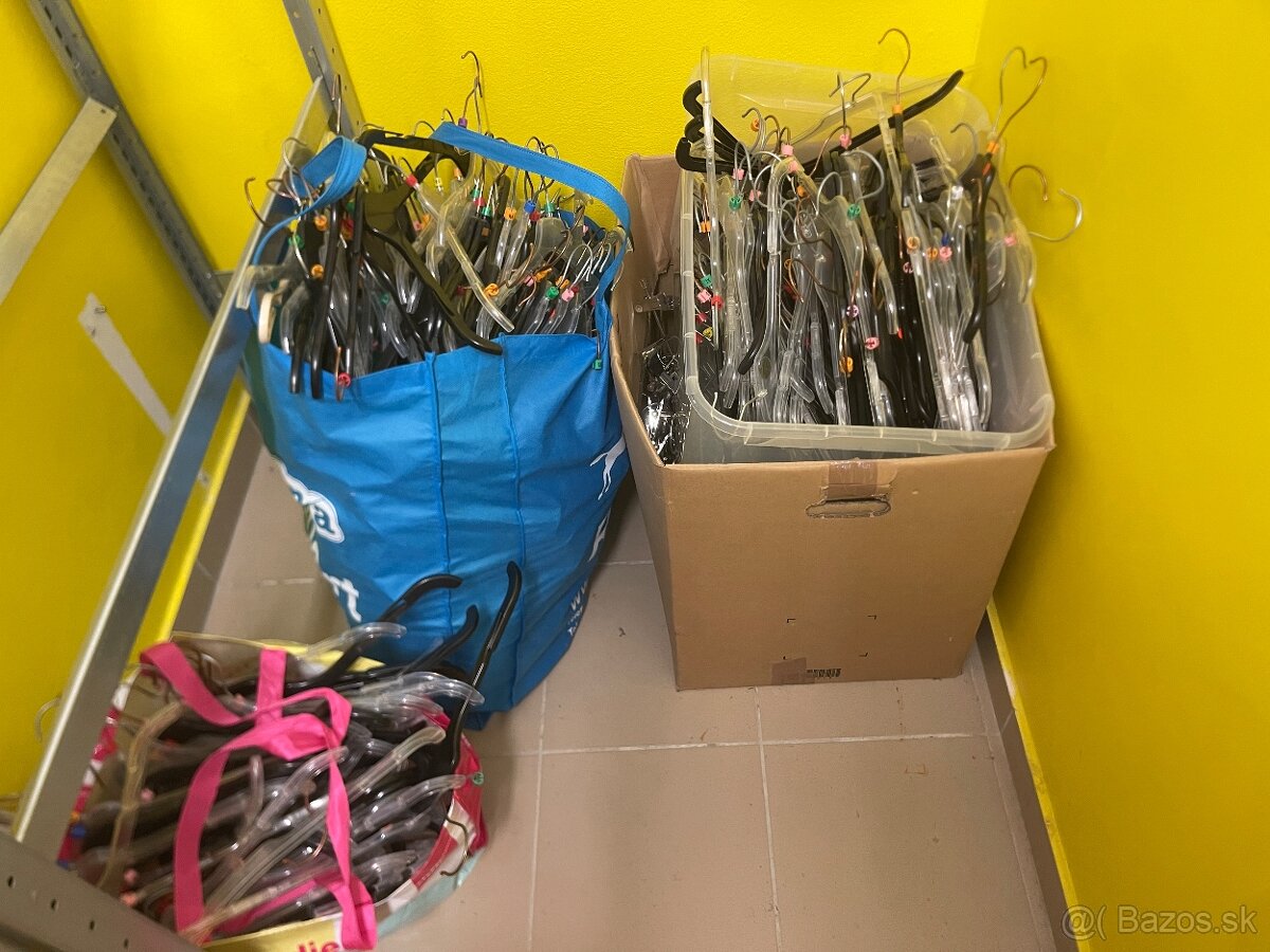 Predám vešiaky - 4