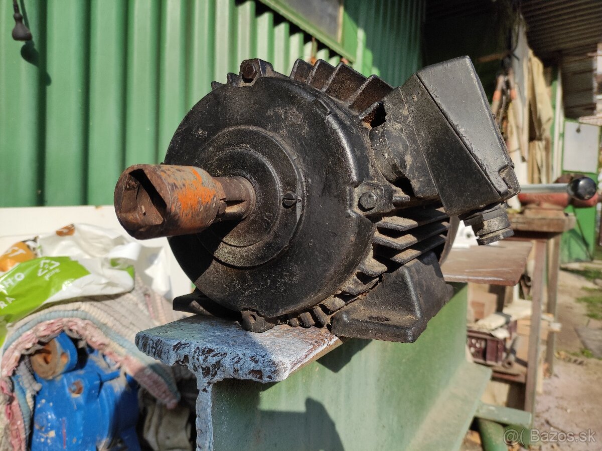 Elektromotor MEZ MOHELNICE - 4