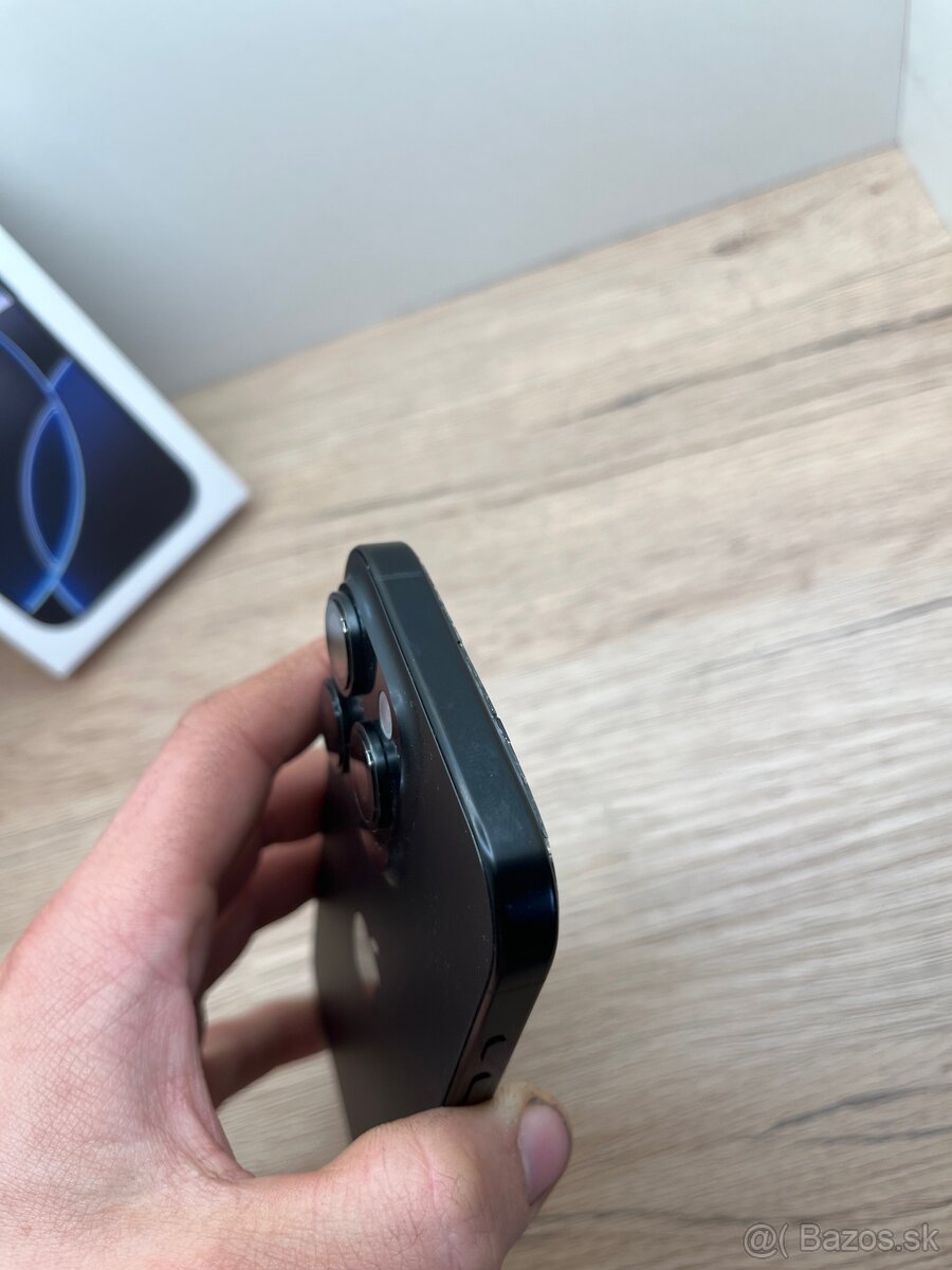 Poškodený Apple IPhone 16 pro 128gb - 4