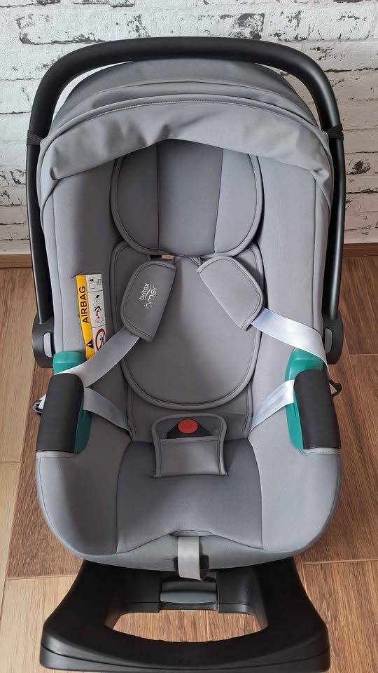 Britax Romer Baby Safe 3, i-size + otočná základňa - 4