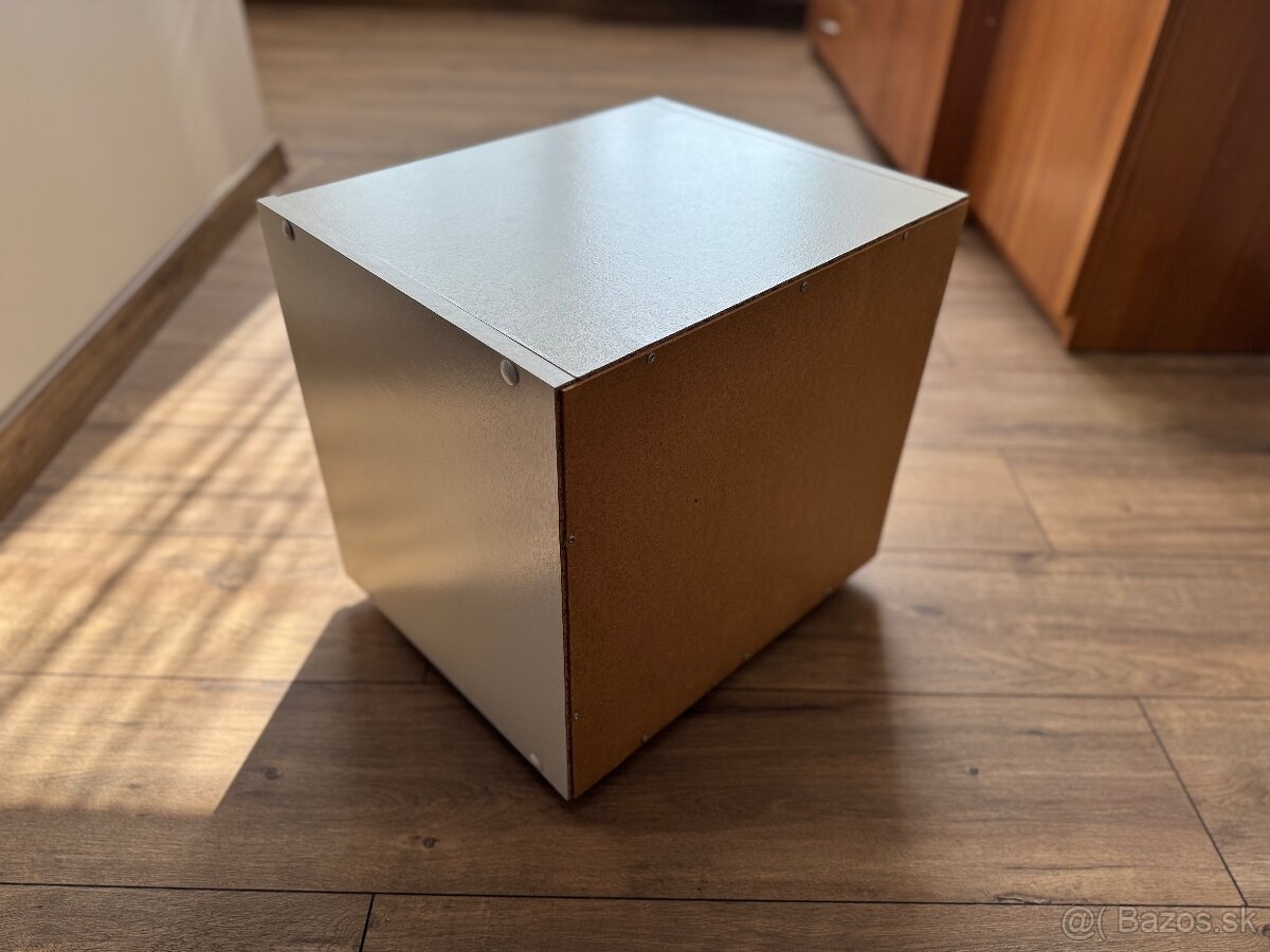 Nočný stolík biely - 4