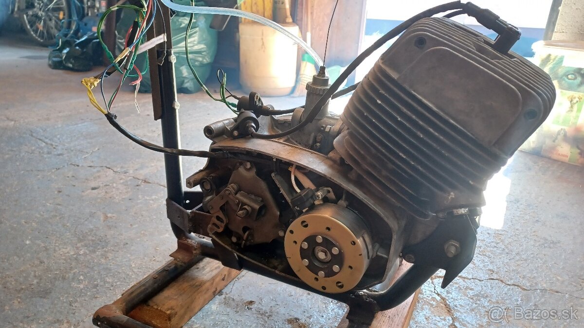 Predám motor jawa 350 634 - 4
