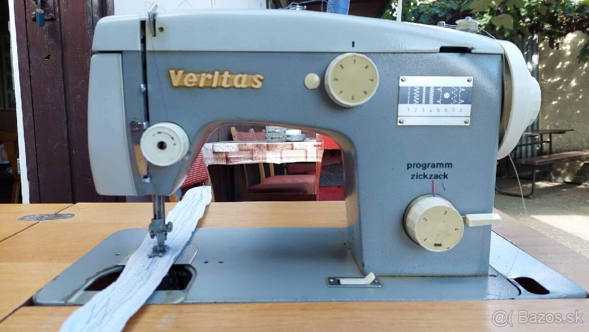 Predám staré šijace stroje viď foto - 4