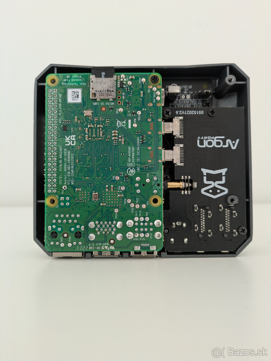 Raspberry Pi 4B 8GB + krabička a nabíjačka - 4