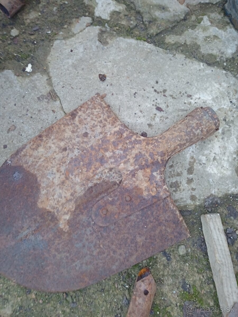 Staré vojenské lopatky - 4