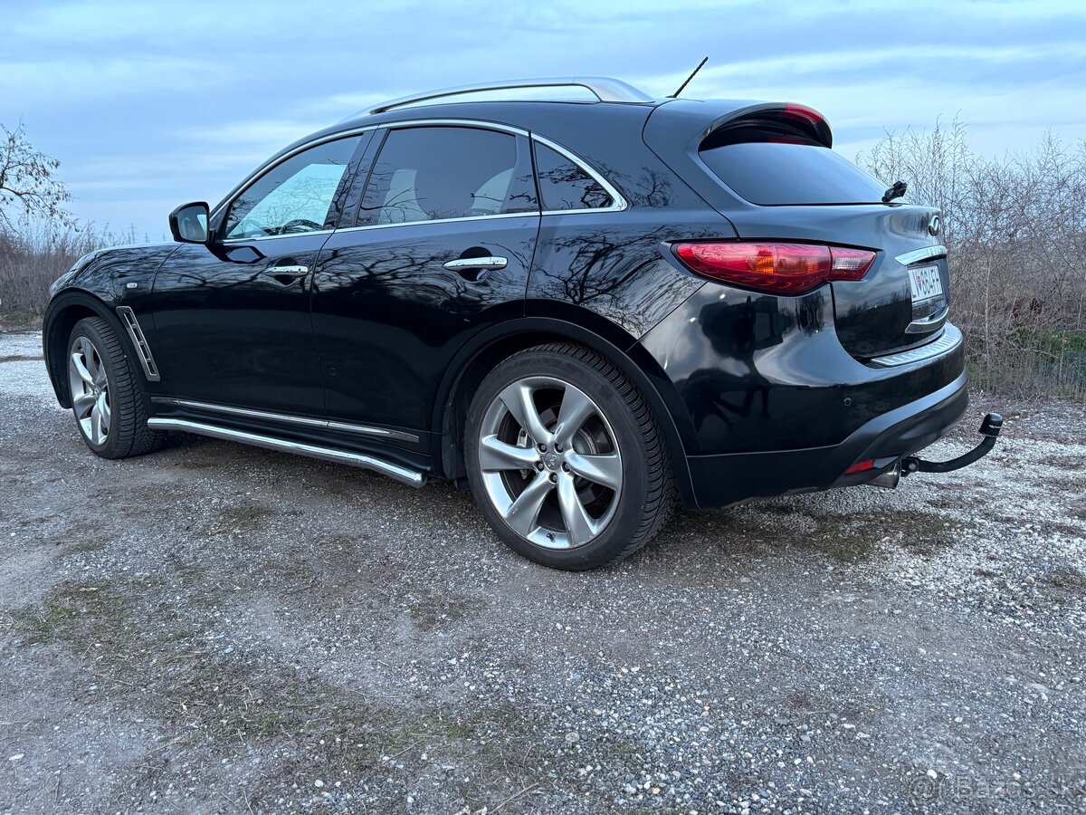 Infiniti FX30d S Premium - 4