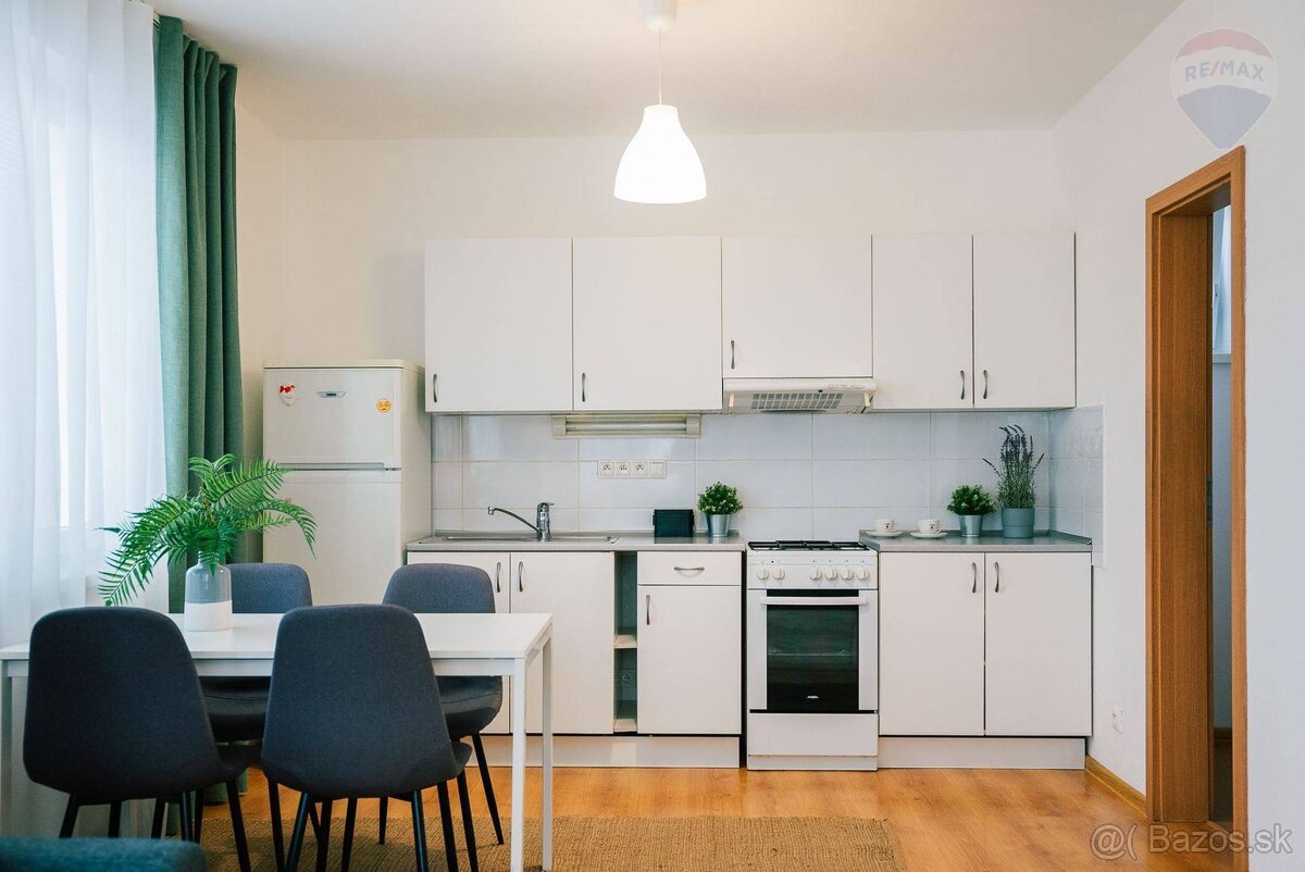 REZERVOVANÉ Predaj rodinný dom Budmerice - 4