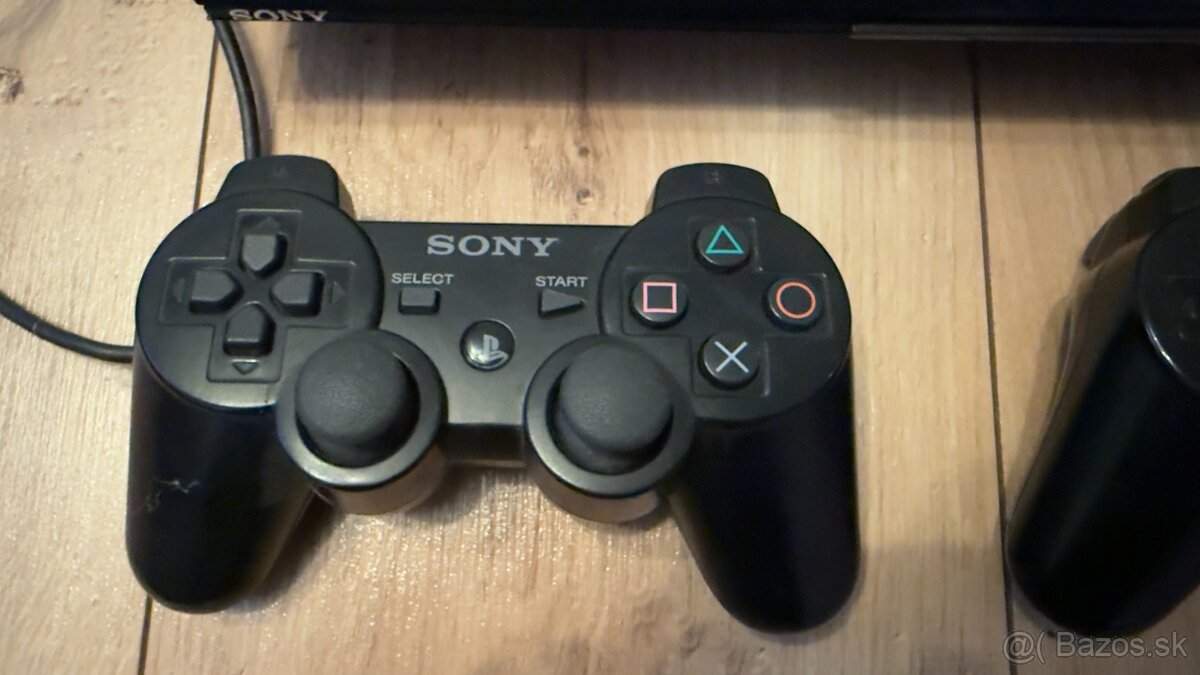 Predám PlayStation 3 + 2 ovládače (kompletný set) - 4
