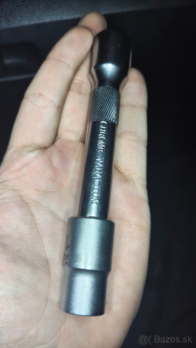 Milwaukee FUEL Razový uťahovak - 4