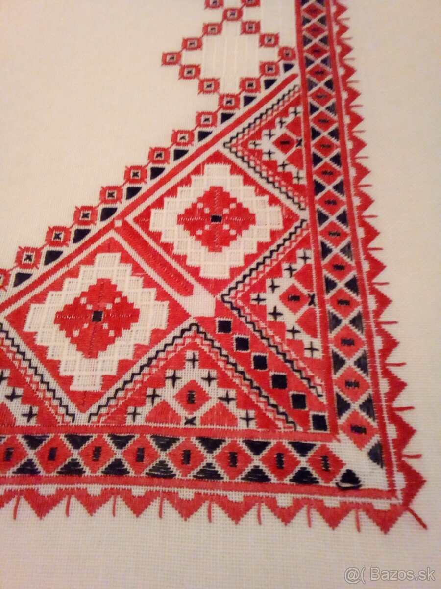 Ručne vyšívané obrusy 2 - 4