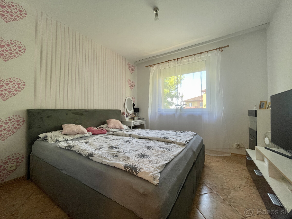 Na predaj slnečný, veľkometrážny 3-izbový byt s veľkým balkó - 4