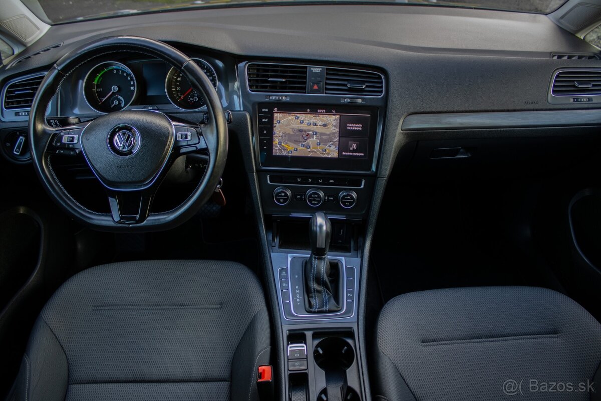 Volkswagen Golf e - 4