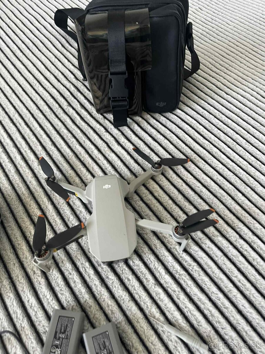 Dron DJI mini 2 bundle - 4