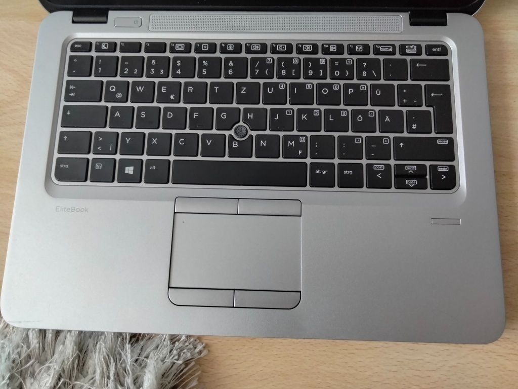 12" HP elitebook / 4-jadrový procesor / 8gb ram /256gb ssd/ - 4
