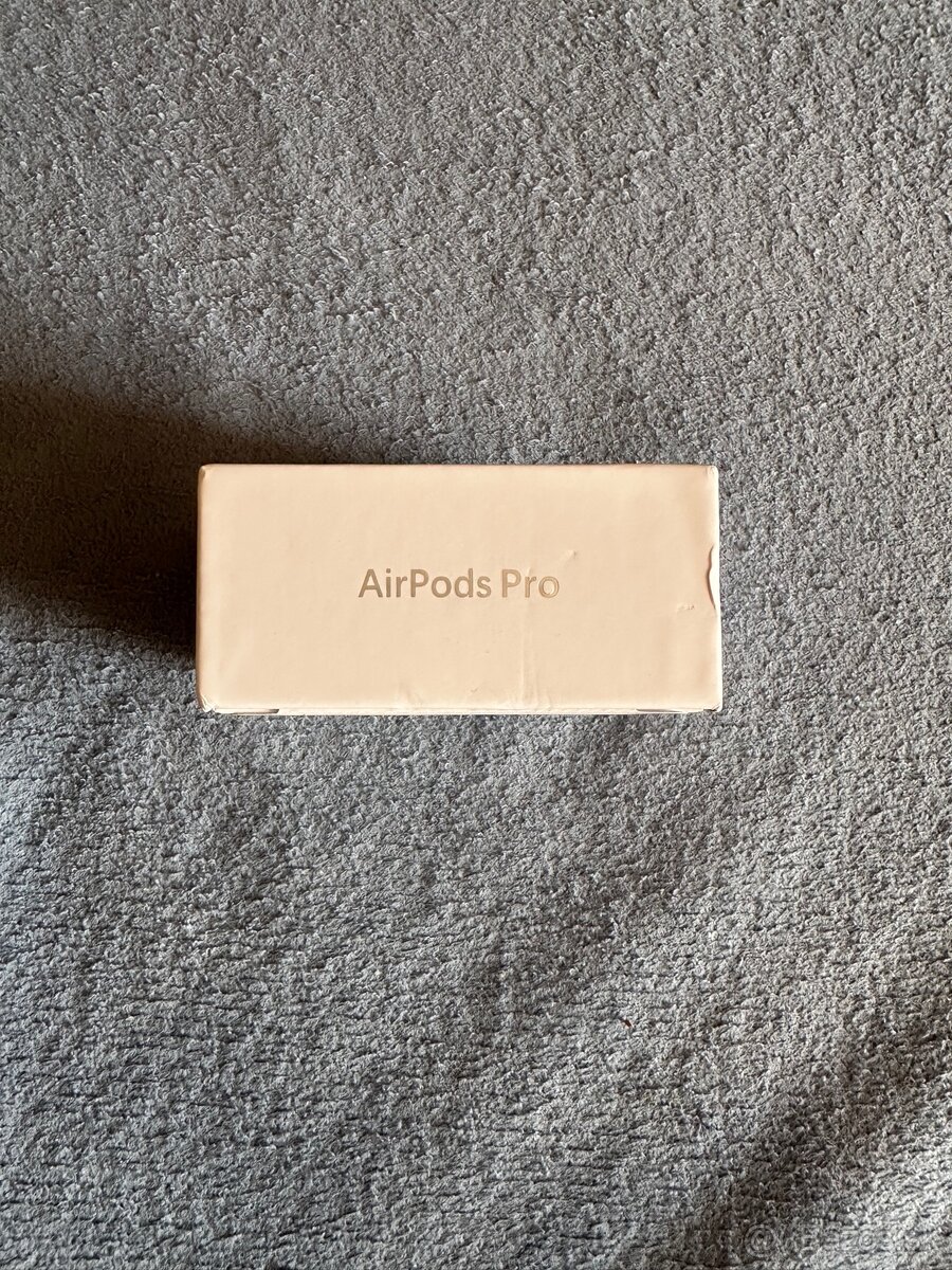 Apple AirPods Pro 3 - 4
