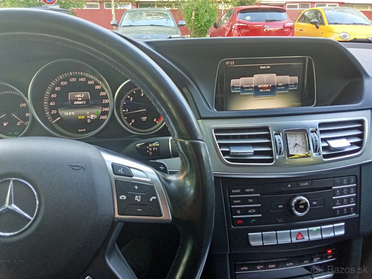MERCEDES E 200 - 4