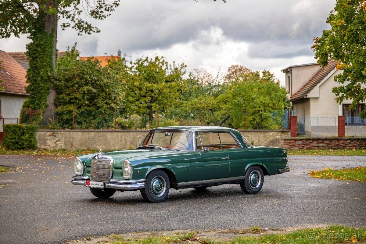 Mercedes-Benz 250SE - 4