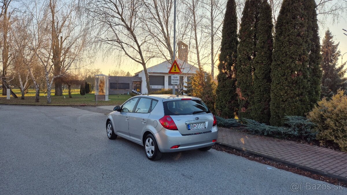 Kia Ceed benzín Automat - 4